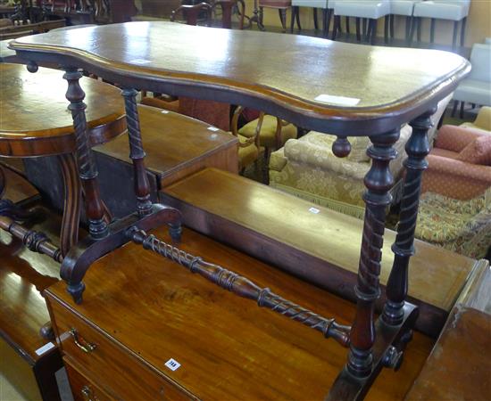 Mahogany stretcher table(-)